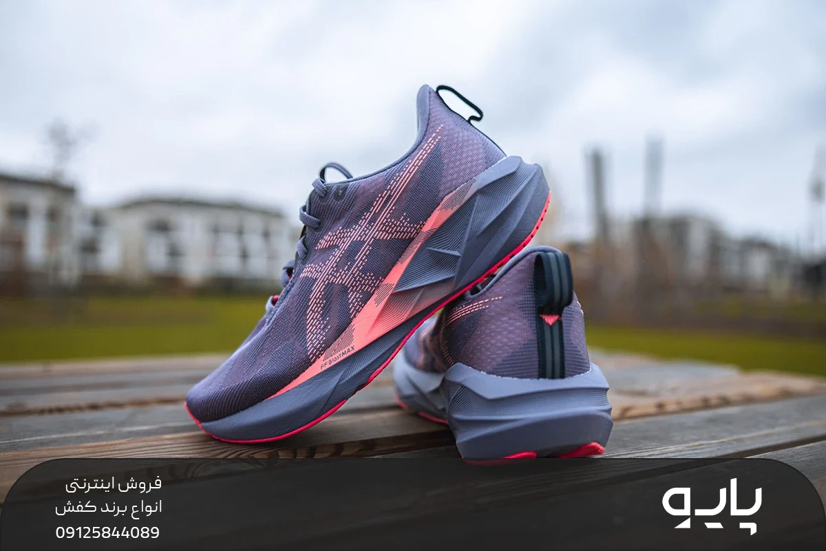 کتونی asics novablast سرمه ای و قرمز
